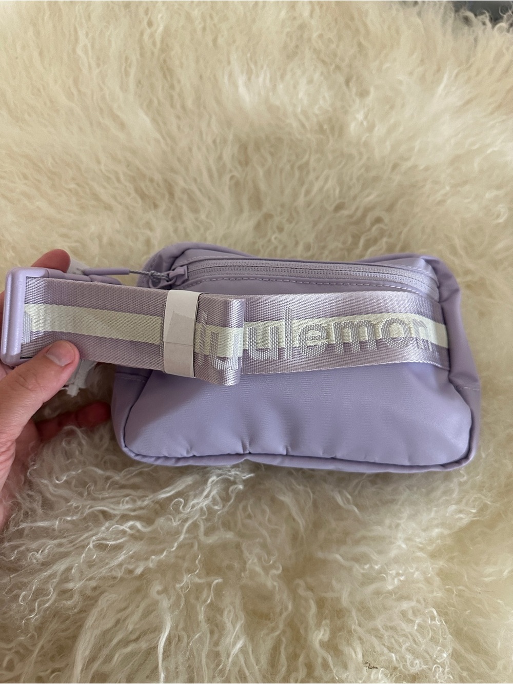 NWT Lululemon Everywhere 1L Belt Bag Lavender Light Purple - Picture 3 of 6